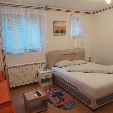 Apartman Anastasija Surčin Buitenkant foto