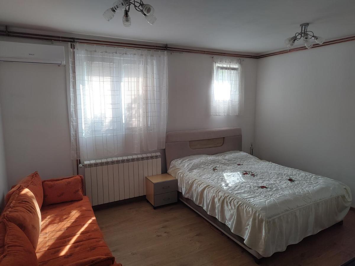 Apartman Anastasija Surčin Buitenkant foto