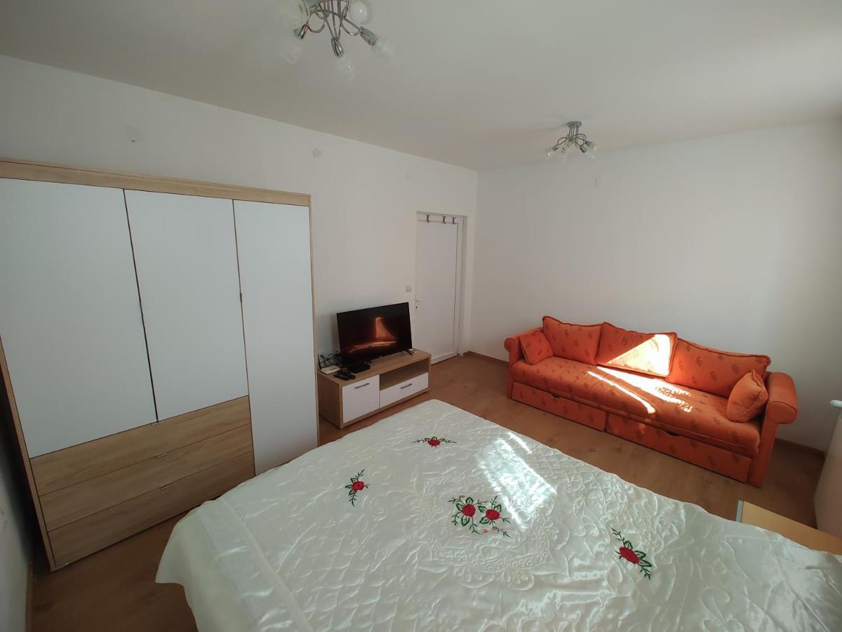 Apartman Anastasija Surčin Buitenkant foto