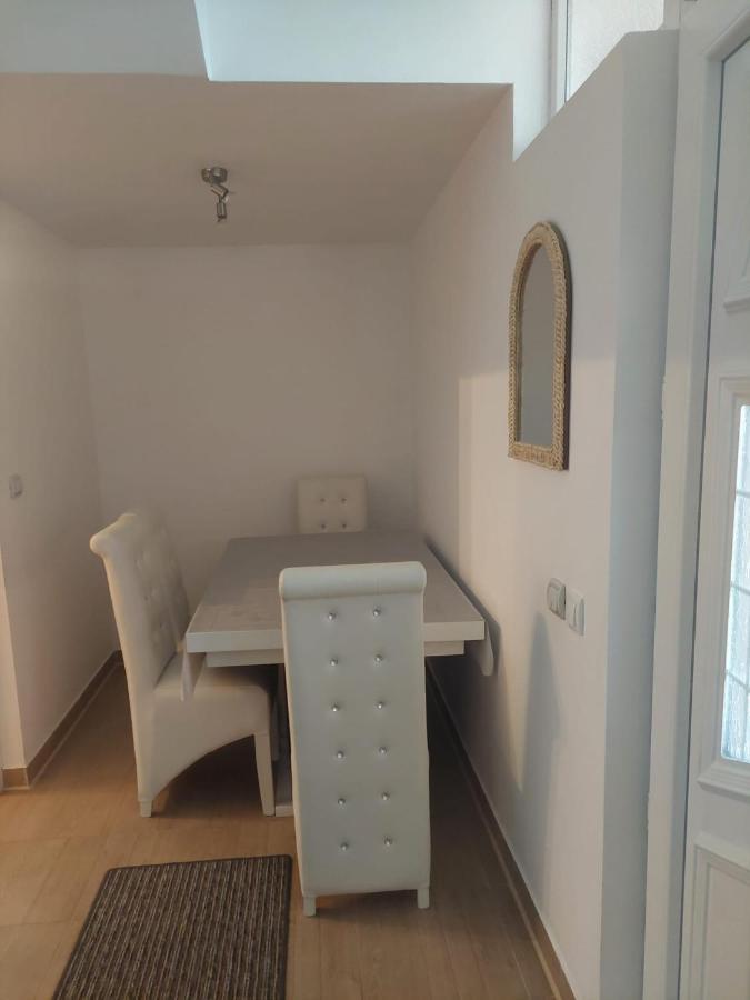 Apartman Anastasija Surčin Buitenkant foto